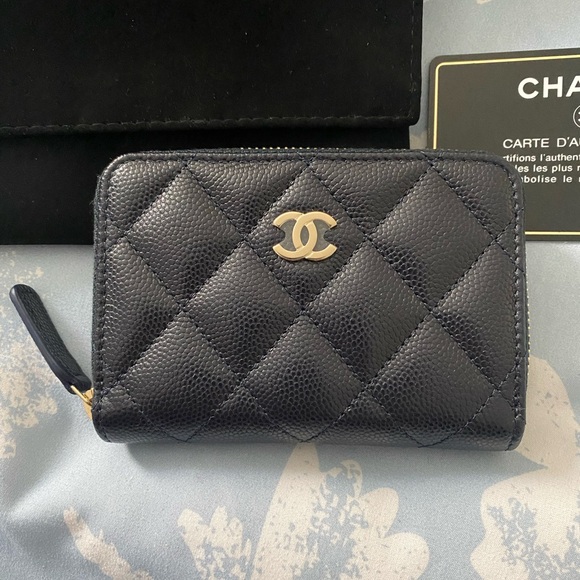 NEW Chanel Zipped Coin Purse - Picture 3 of 15